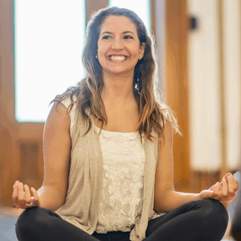 Integrar el cuerpo: una introducción al Yoga Sensible al Trauma