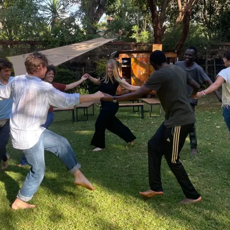 CONEXIONES & BRUNCH – Más Allá de las Palabras